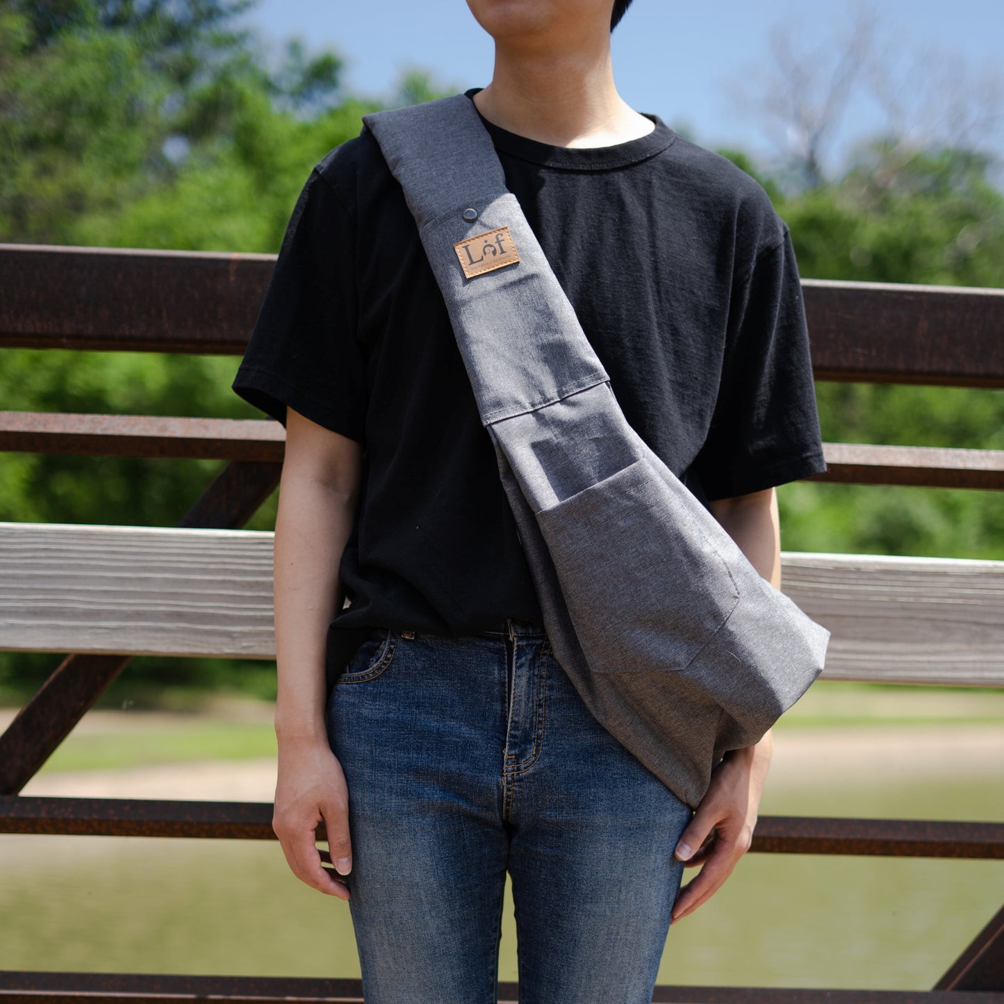 Comfortable Hands-Free Pet Sling Carrier